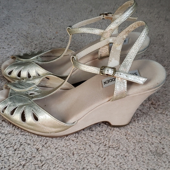 Steve Madden T strap wedge sandals size 8.5 - Picture 3 of 7